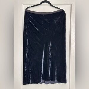 VINCE Navy Blue panne Silk velvet midi skirt, L